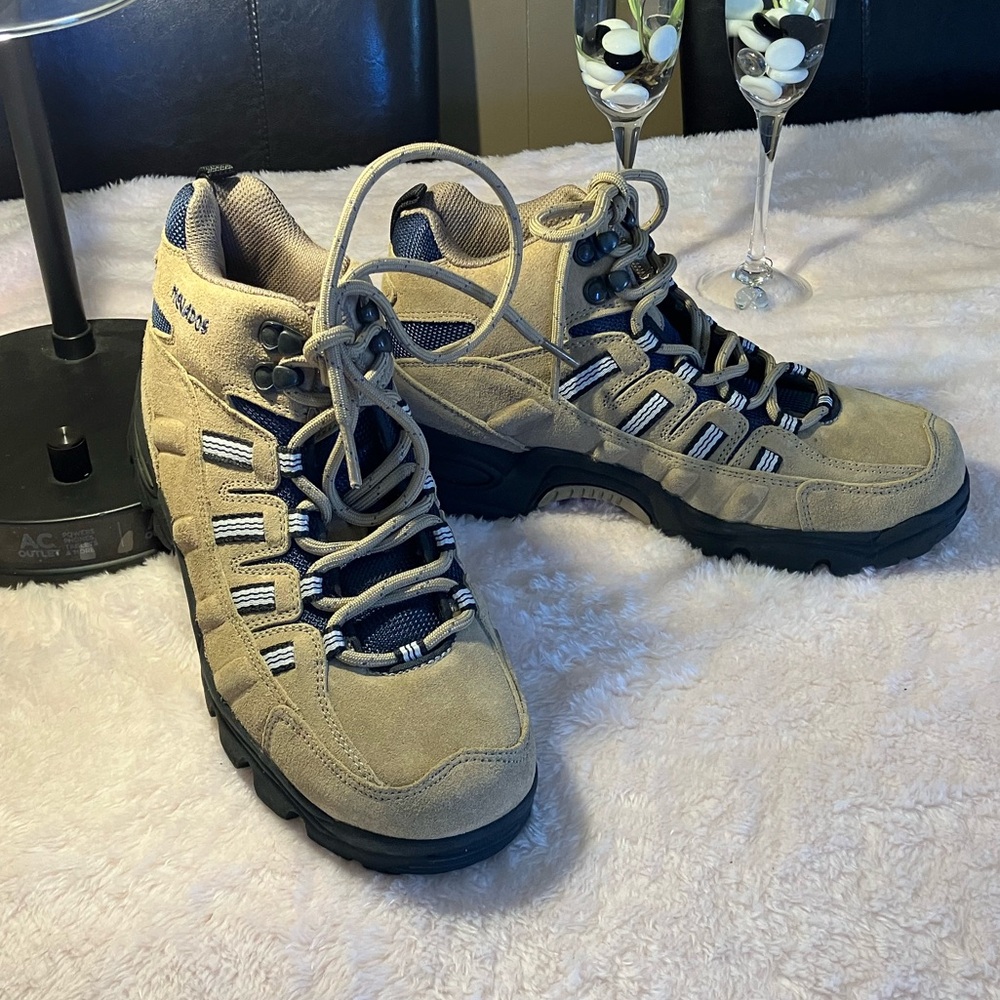 Hiking Boots 7.5